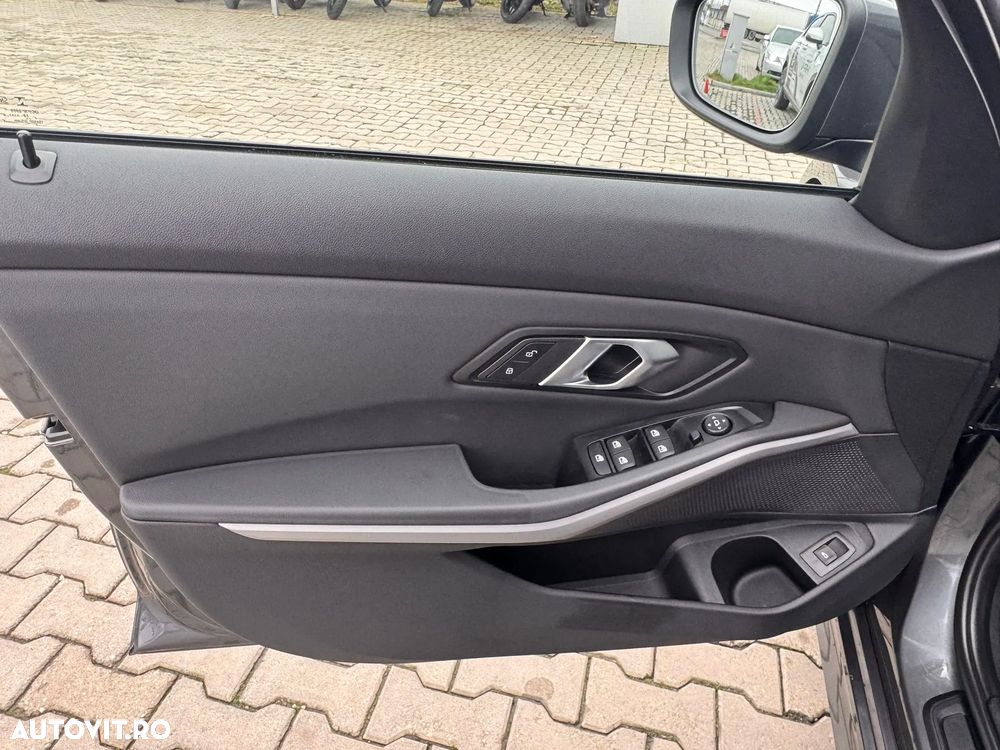 BMW Seria 3 320d xDrive AT - 13