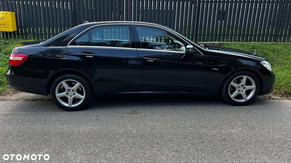 Mercedes-Benz Klasa E ver-220-t-cdi-dpf-blueefficiency-automatik - 6