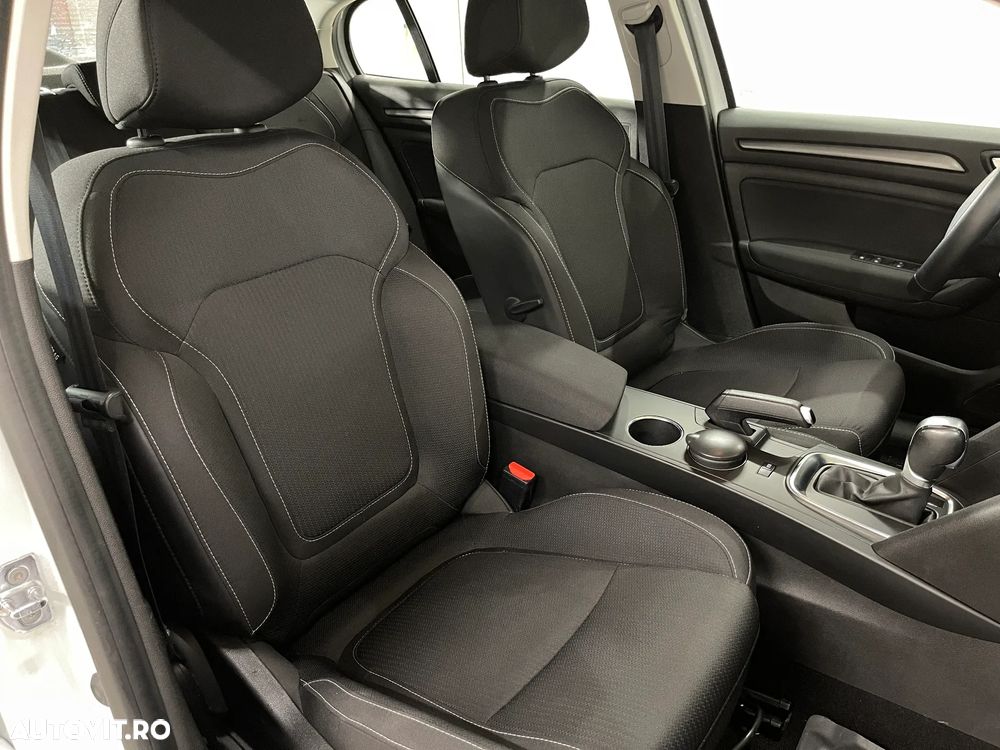 Renault Megane TCe EDC Zen - 9