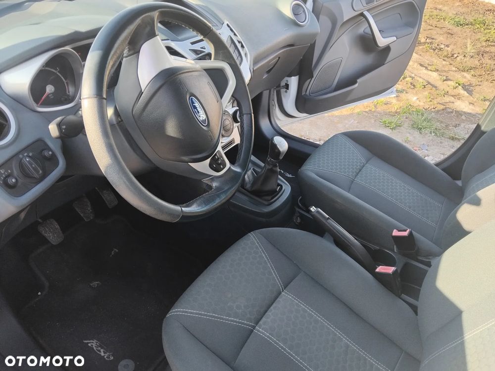 Ford Fiesta 1.25 Champions Edition - 11