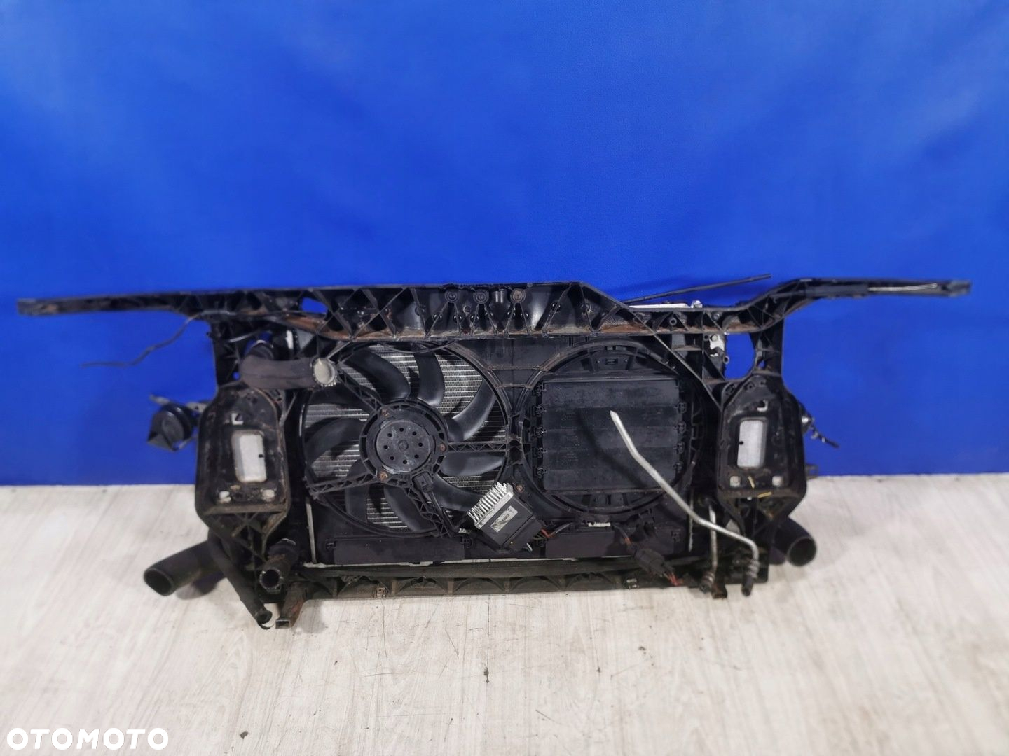 Audi A4 B8 8K 2007/2011 wzmocnienie pas chłodnice 2.0 TDI Automat - 2