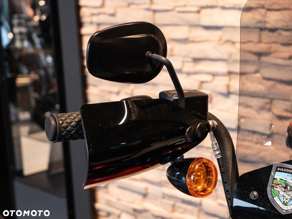 Harley-Davidson Softail Street Bob - 26