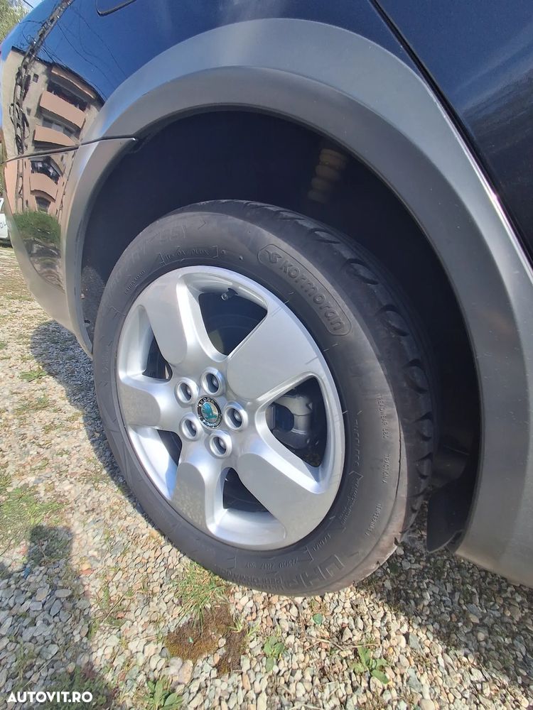 Skoda Octavia Combi 2.0 TDI DPF 4x4 DSG Scout - 14