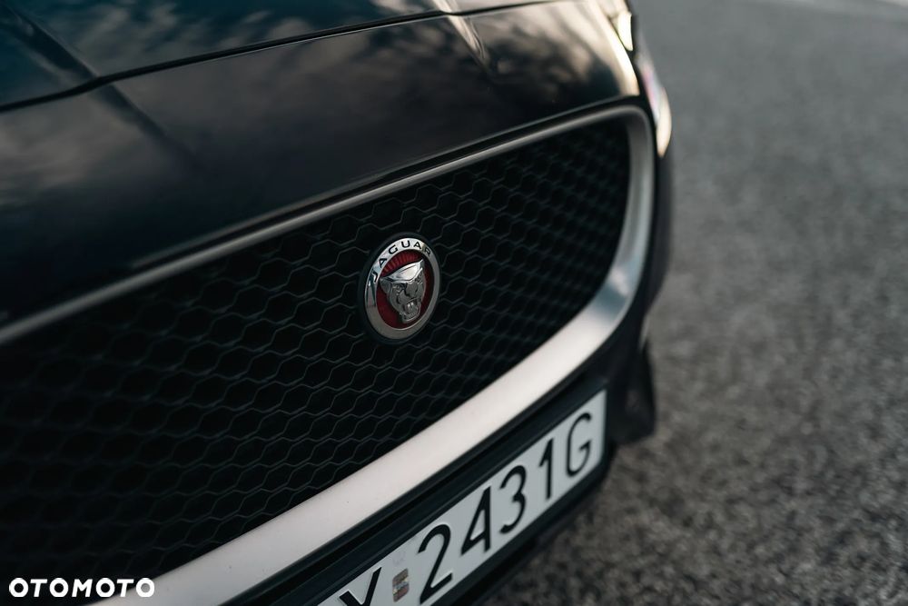 Jaguar XF E-Performance R-Sport - 18