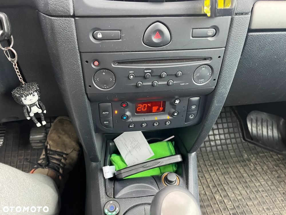 Renault Clio - 27