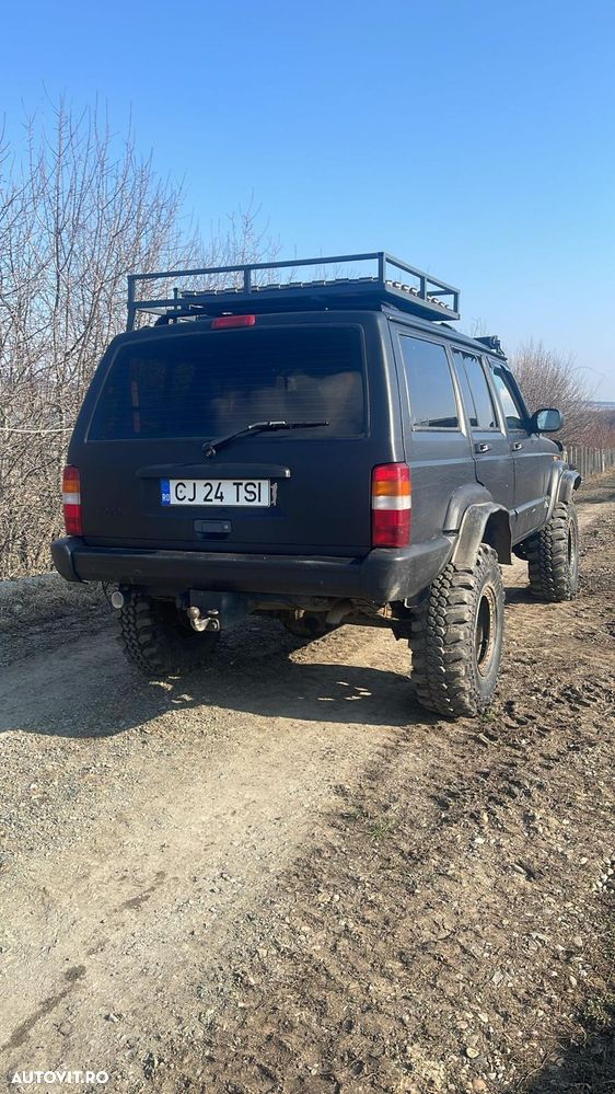 Jeep Cherokee - 3