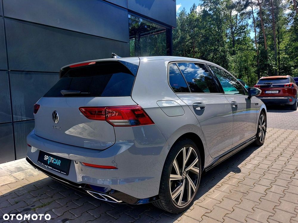 Volkswagen Golf - 8