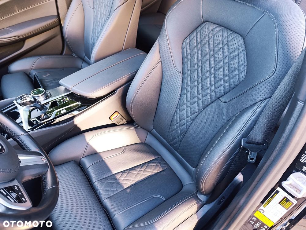 BMW Seria 5 540i xDrive M Sport Edition - 30