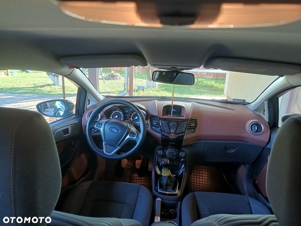 Ford Fiesta 1.6 TDCi DPF Titanium - 15
