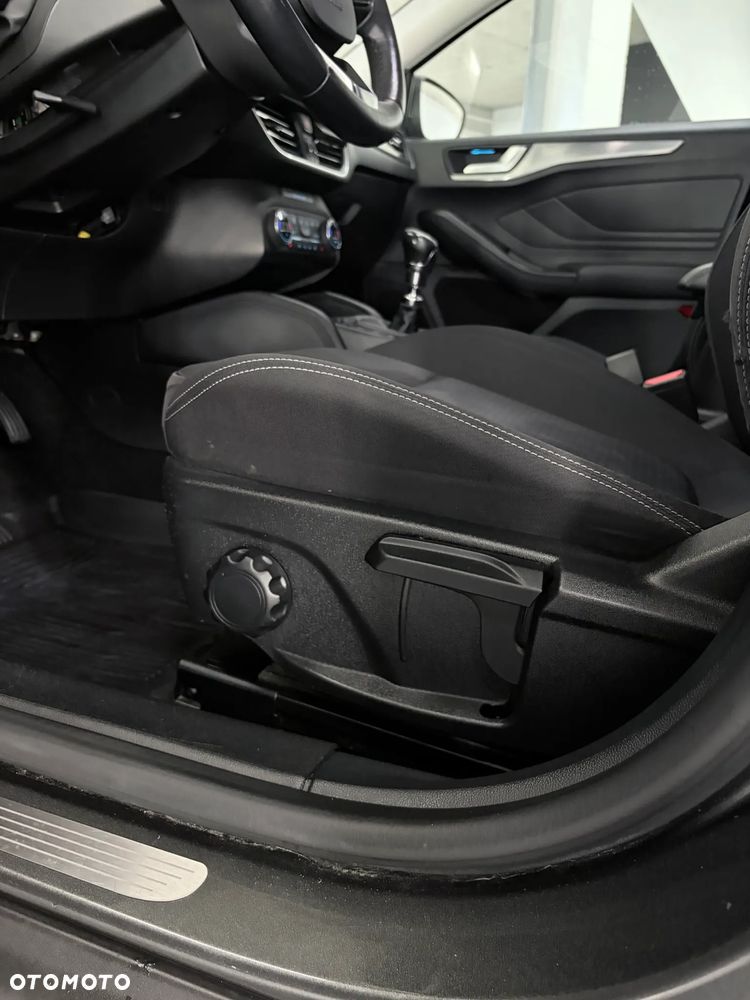 Ford Focus 1.0 EcoBoost STart-Stopp-System TITANIUM X - 13