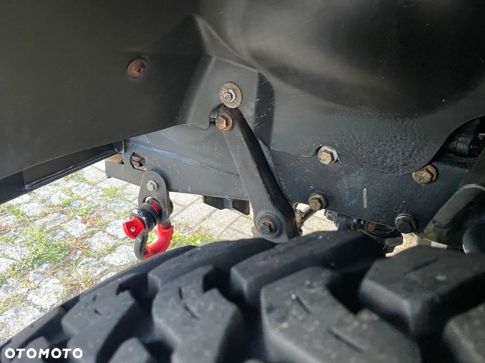 Land Rover Defender - 38
