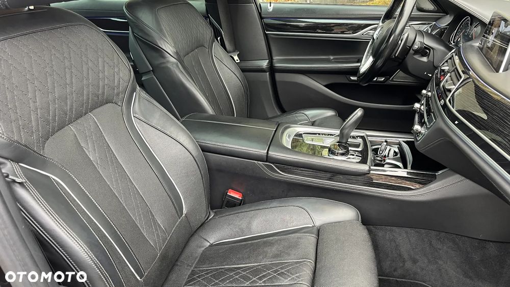 BMW Seria 7 740d xDrive - 31