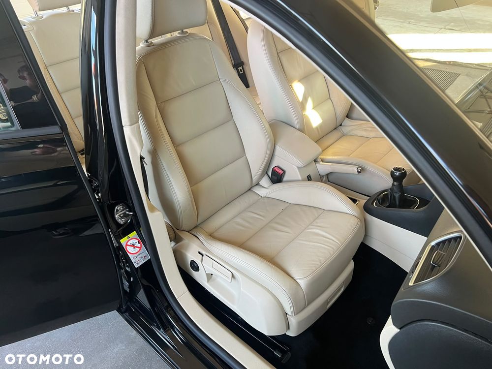 Volkswagen Golf 2.0 TDI DPF Sportline - 12