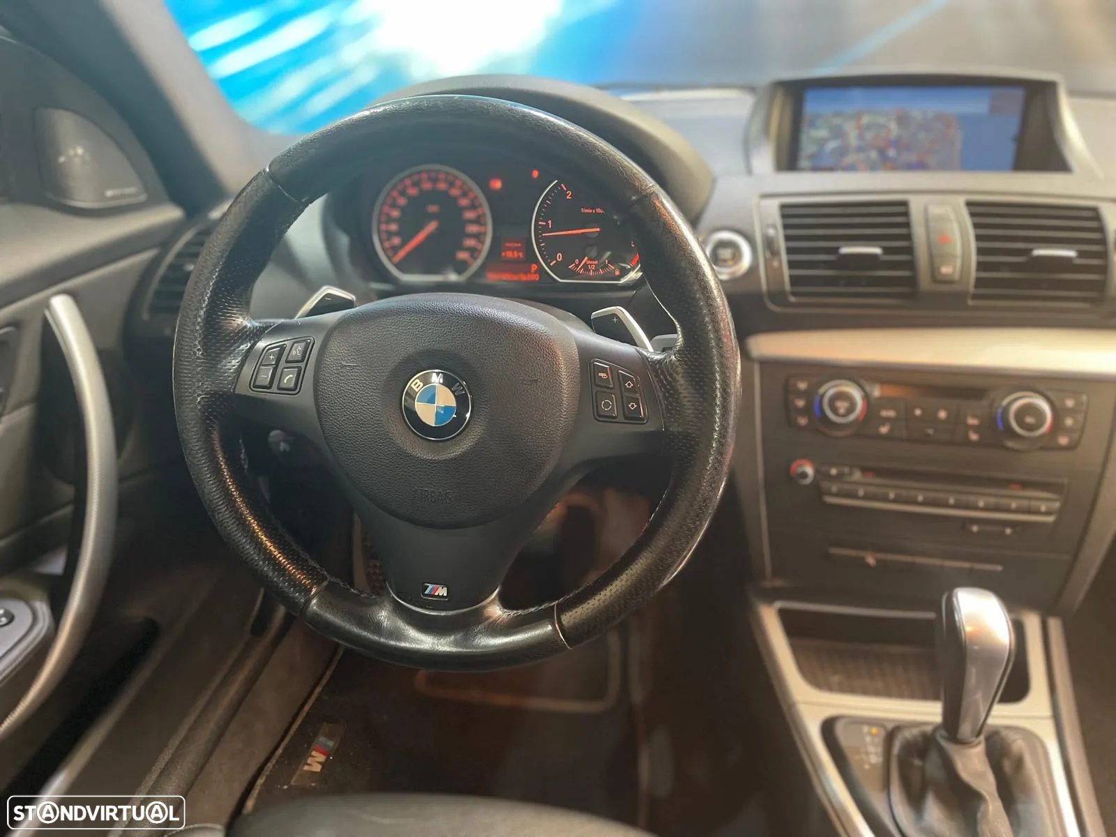 BMW 123 d Coupe Aut. Limited Edition Lifestyle c/ M Sport Pack - 39