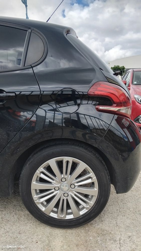 Peugeot 208 1.2 PureTech Style - 14