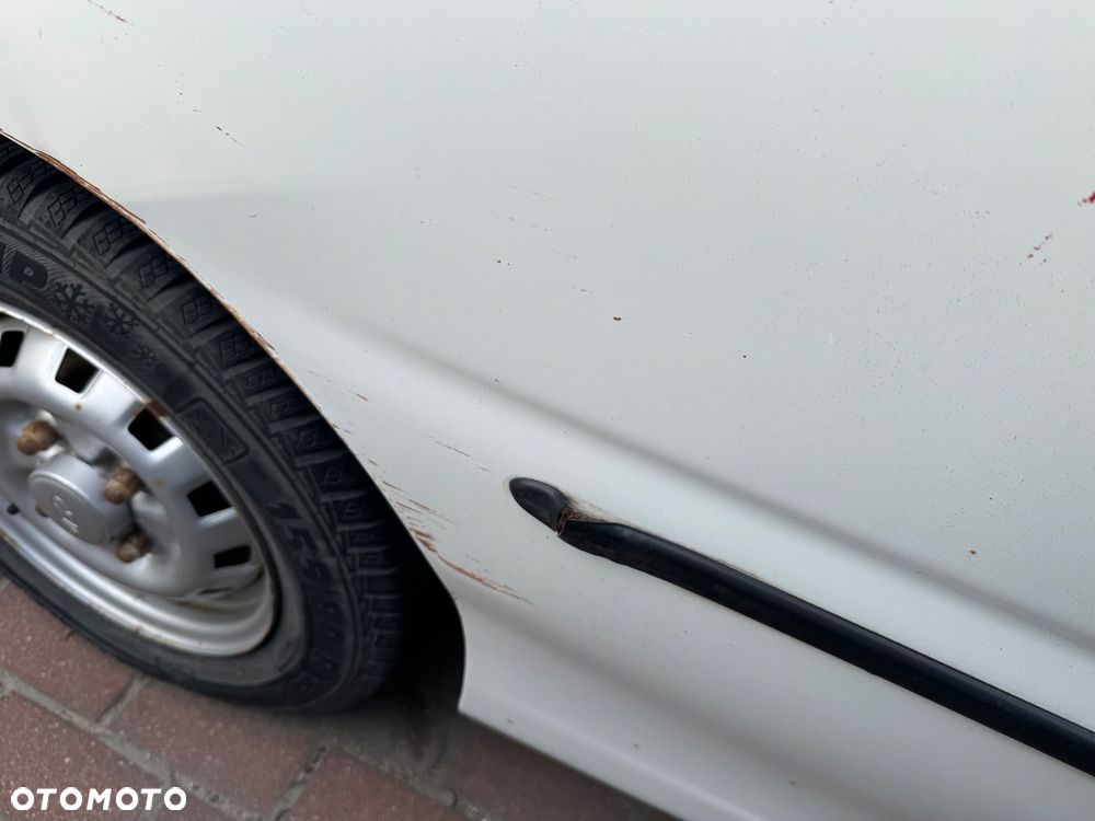 Hyundai Accent - 6