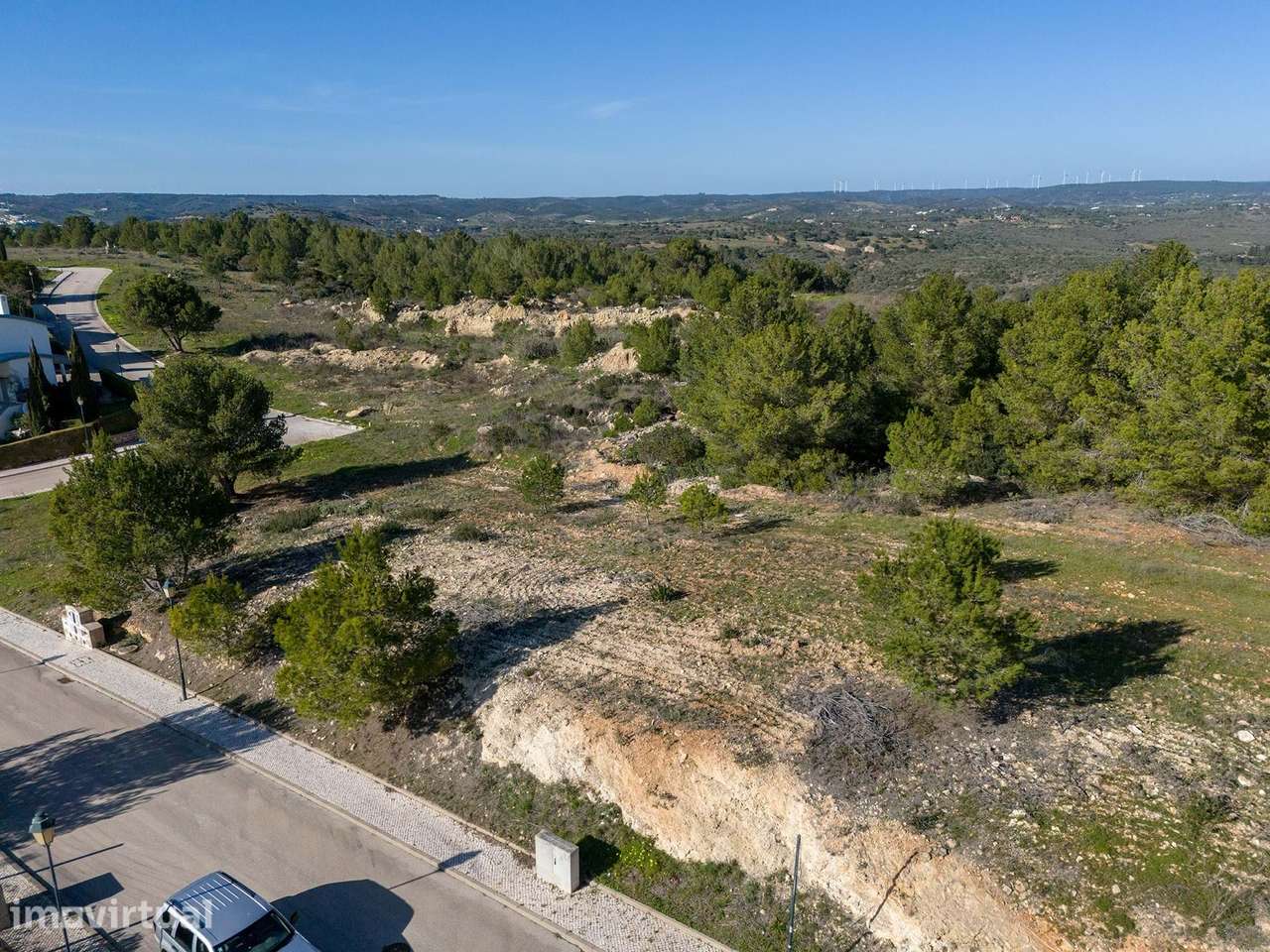LOTE URBANO COM FANTÁSTICA VISTA MAR PARA CONSTRUÇÃO DE MORADIA E PISC - Grande imagem: 3/9