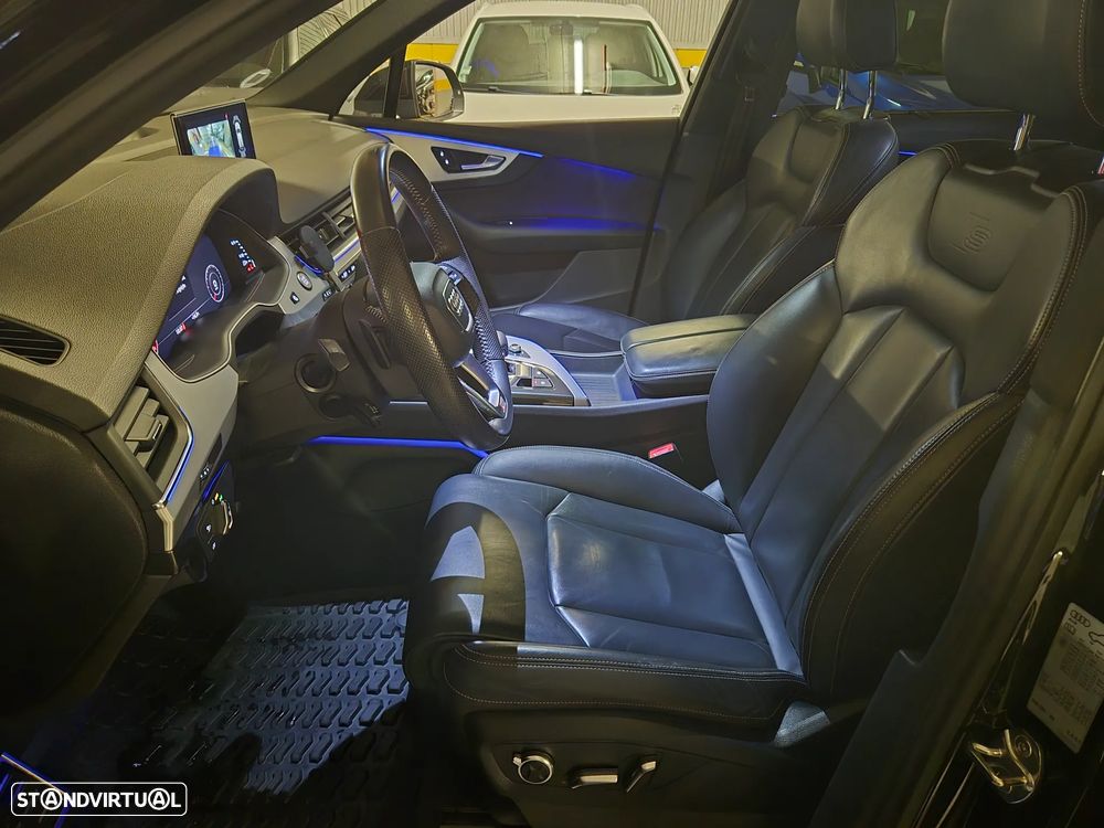 Audi Q7 3.0 TDI quattro S-line Tiptronic 7L - 26