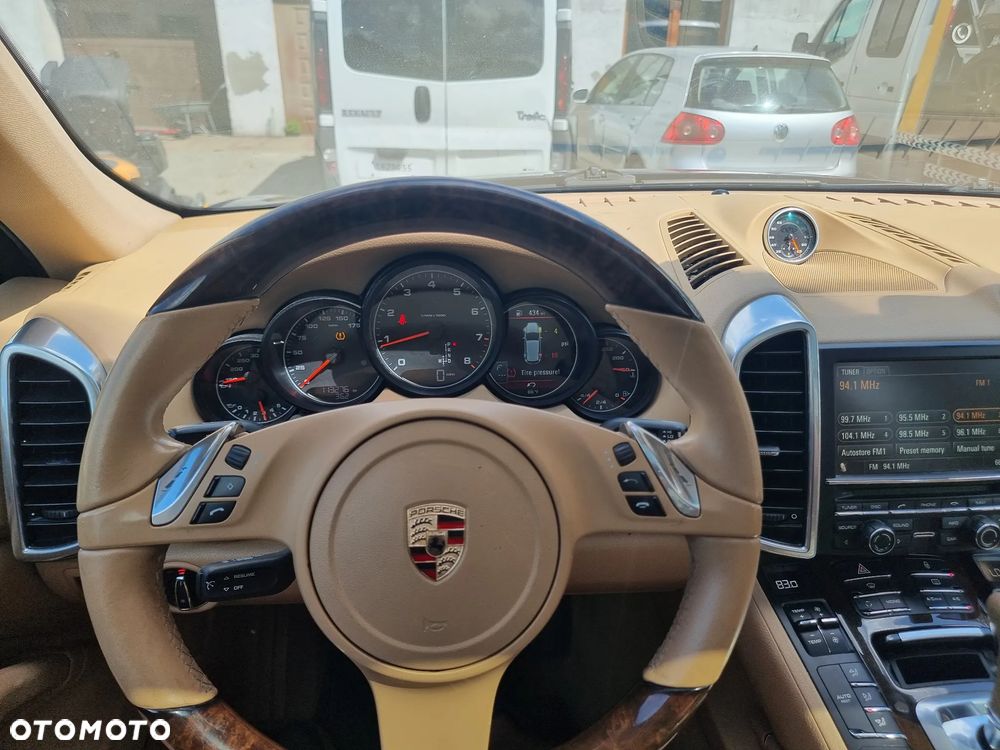 Porsche Cayenne Tiptronic S - 9