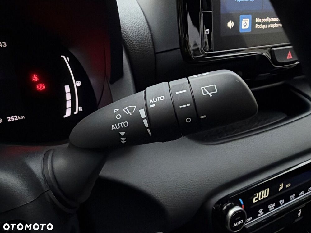 Toyota Yaris Hybrid 1.5 Style - 21