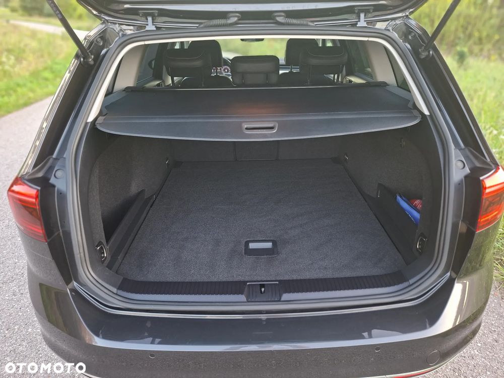 Volkswagen Passat 2.0 TDI Elegance DSG - 35