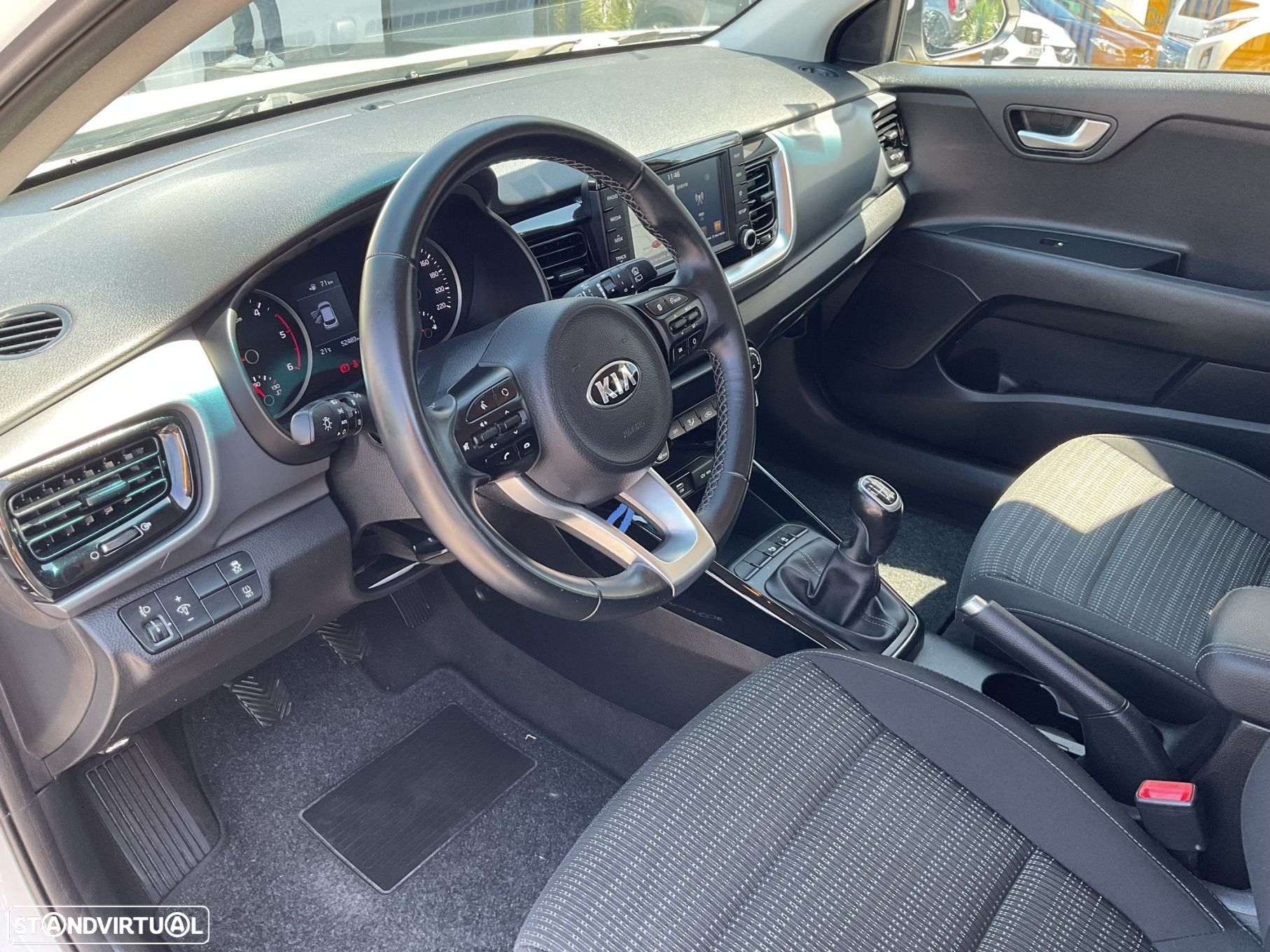 Kia Stonic 1.6 CRDi Urban - 25
