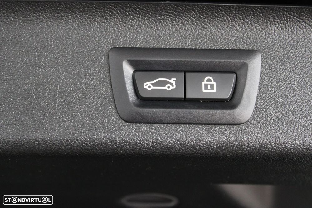 BMW 520 d Pack Desportivo M Auto - 25