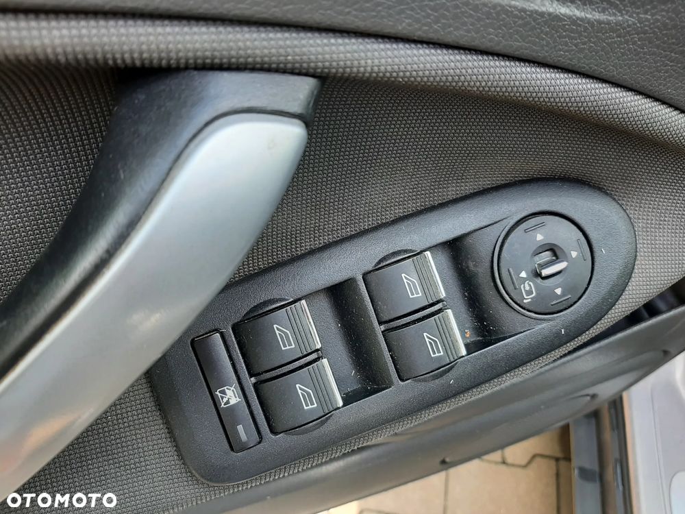 Ford Kuga - 9