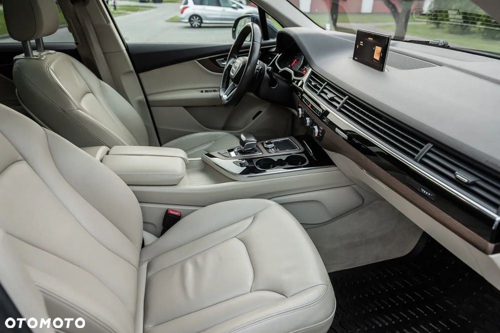 Audi Q7 3.0 TFSI Quattro Tiptronic - 35