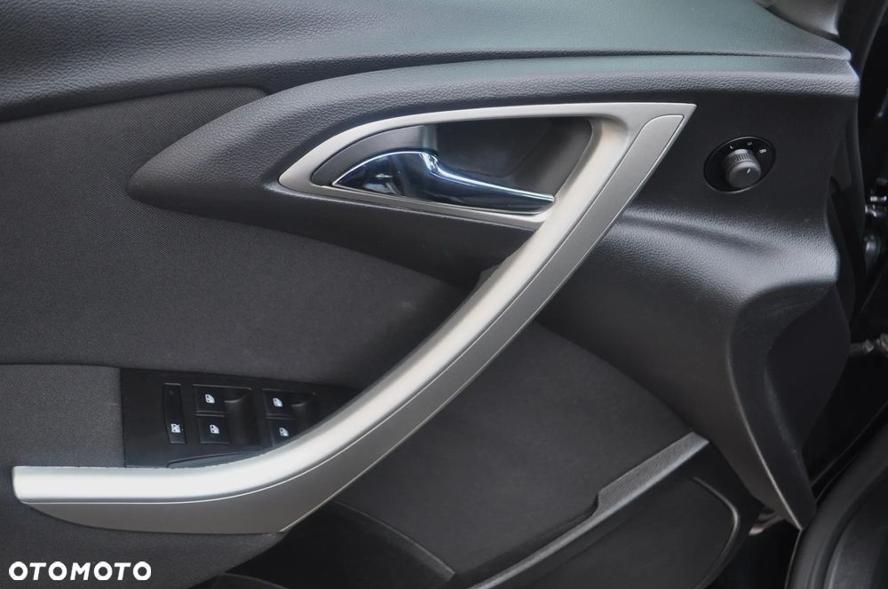 Opel Astra 1.4 Turbo - 29