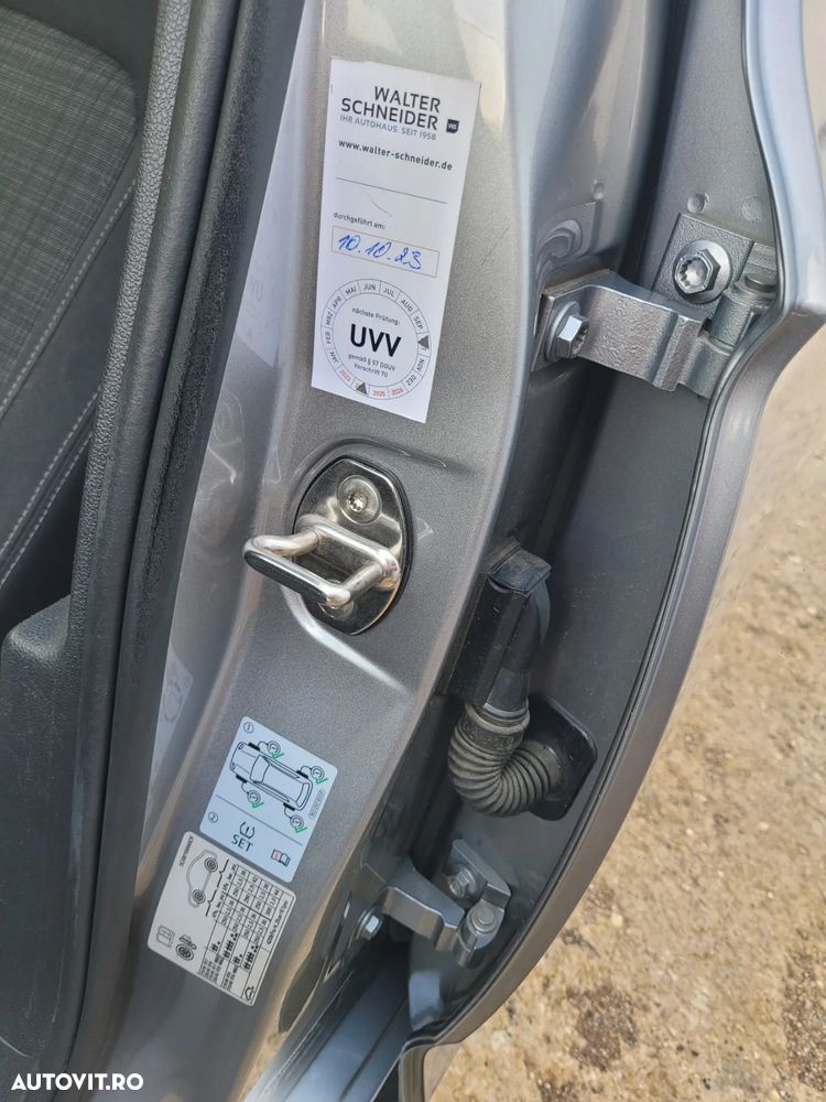 Volkswagen Passat Variant 2.0 TDI DSG Comfortline - 26
