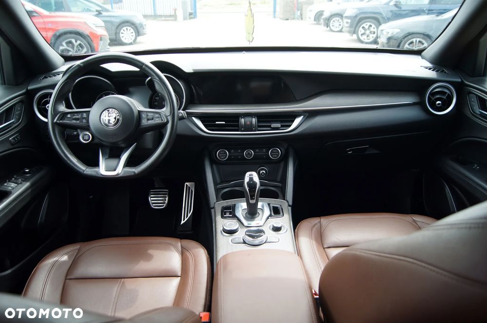 Alfa Romeo Stelvio 2.0 Turbo 16V AT8-Q4 Ti - 13