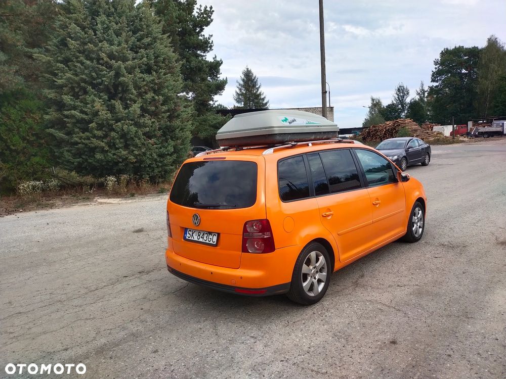 Volkswagen Touran - 5