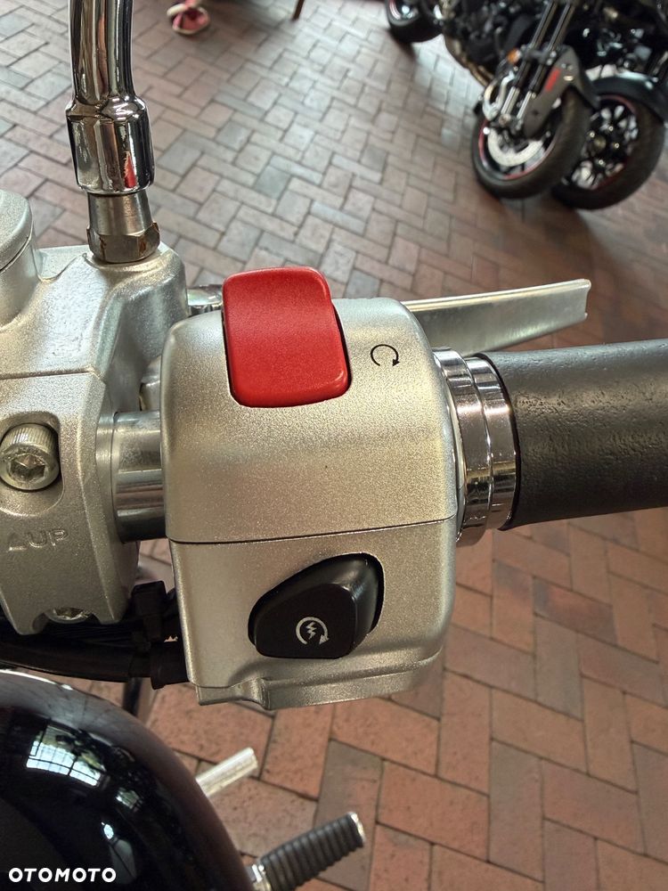 Suzuki VZ - 18
