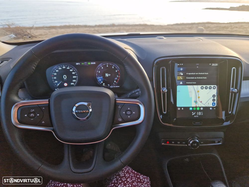 Volvo XC 40 1.5 T3 Momentum Plus - 11