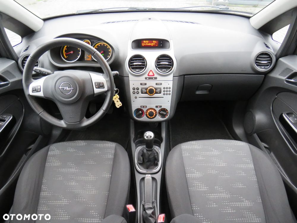 Opel Corsa 1.2 16V Cosmo - 29