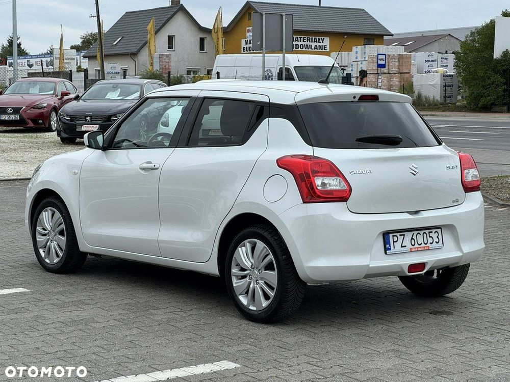 Suzuki Swift 1.2 Premium Plus CVT - 6