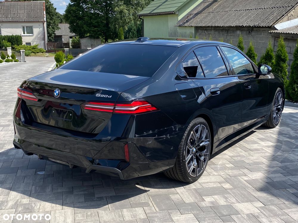 BMW Seria 5 520d xDrive - 22