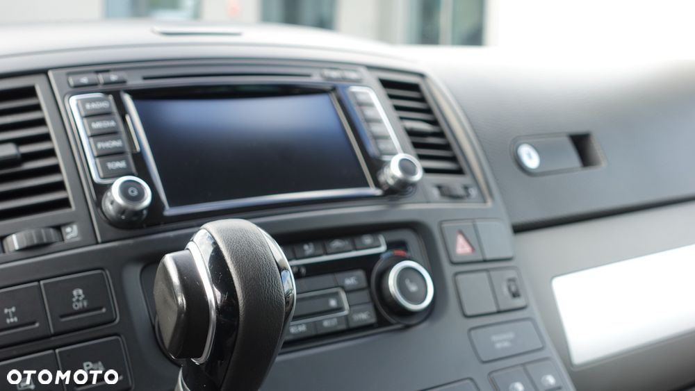 Volkswagen Multivan - 23