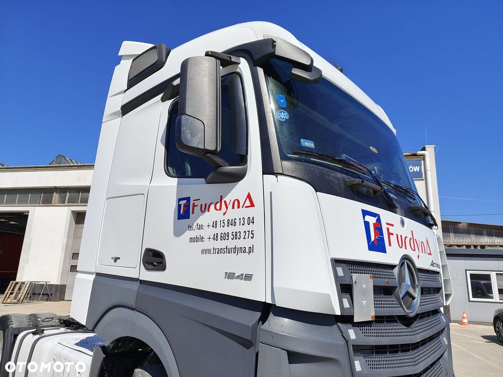 Mercedes-Benz ACTROS 1845 315/70R22,5 - 6