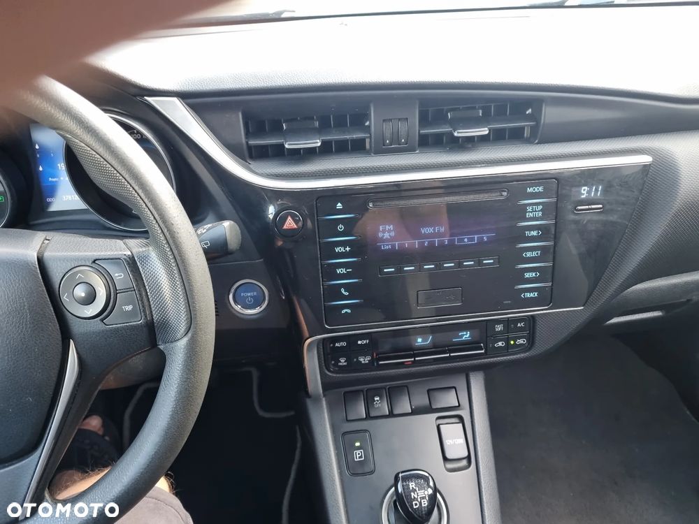 Toyota Auris Hybrid 135 Active - 27