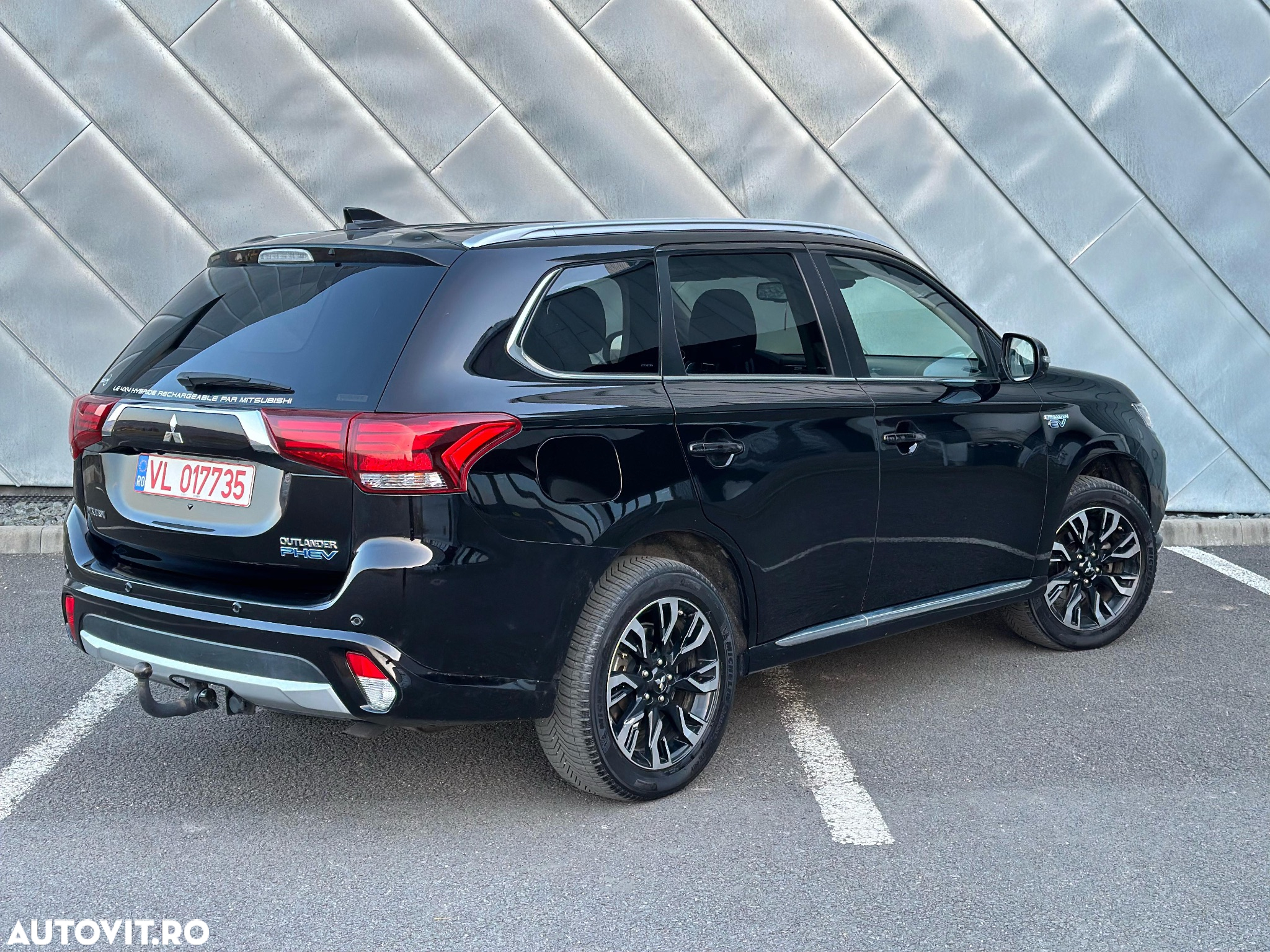 Mitsubishi Outlander 2.0 4WD Plug-In Hybrid Top - 5