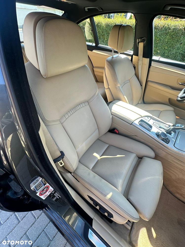 BMW Seria 5 530d xDrive - 25
