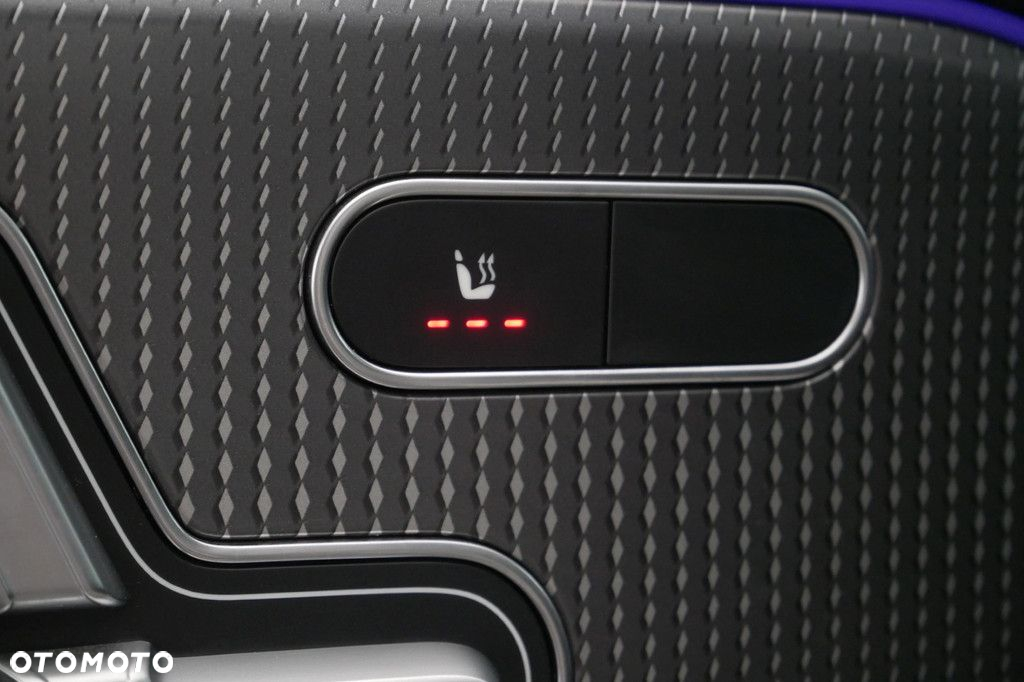 Mercedes-Benz GLB - 32