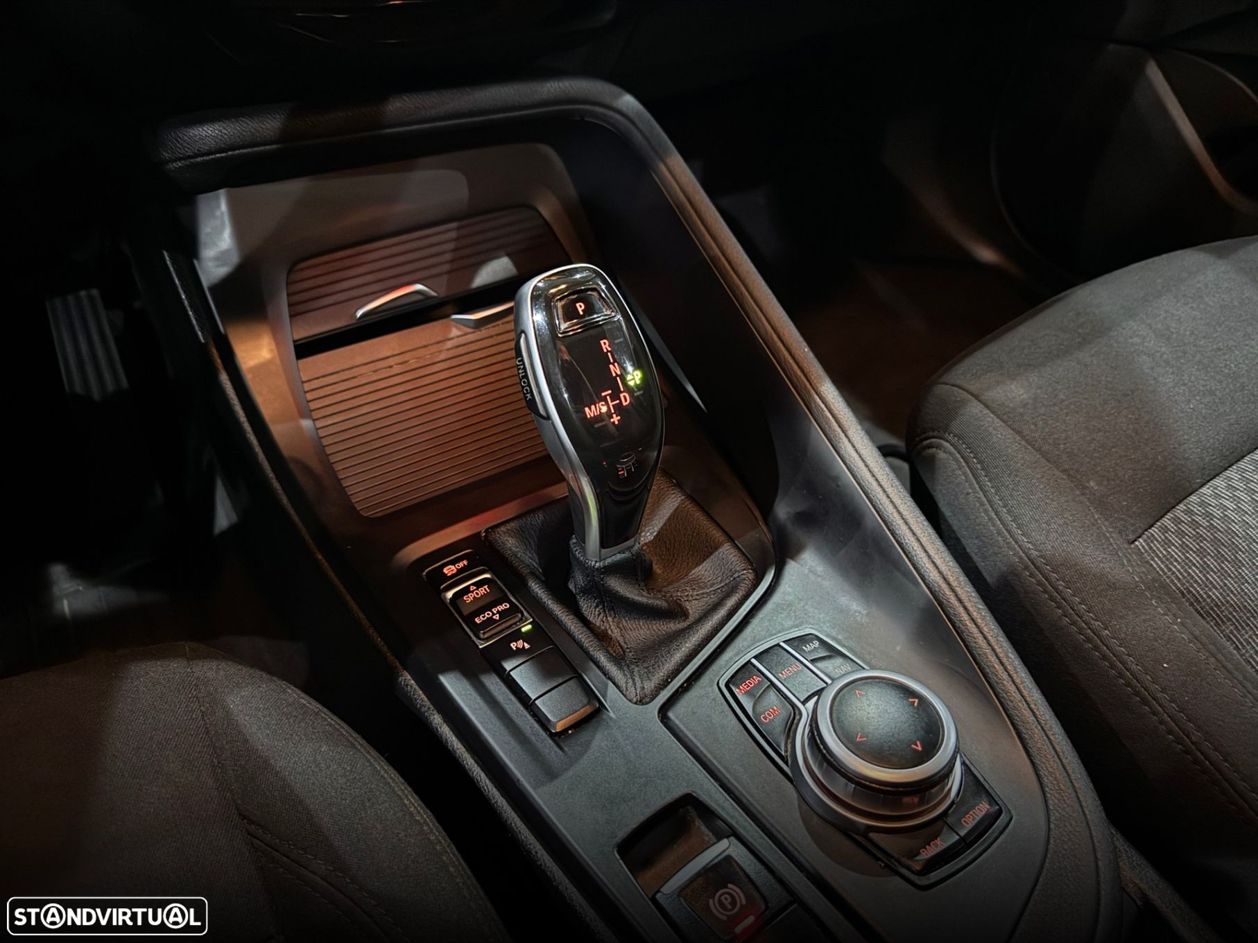 BMW X1 18 d sDrive Auto Line Sport - 30