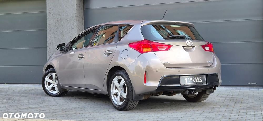 Toyota Auris 1.6 Premium - 16
