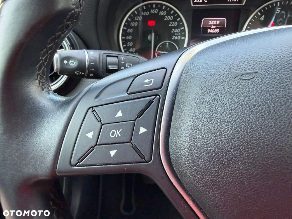 Mercedes-Benz Klasa A 180 (BlueEFFICIENCY) Style - 24