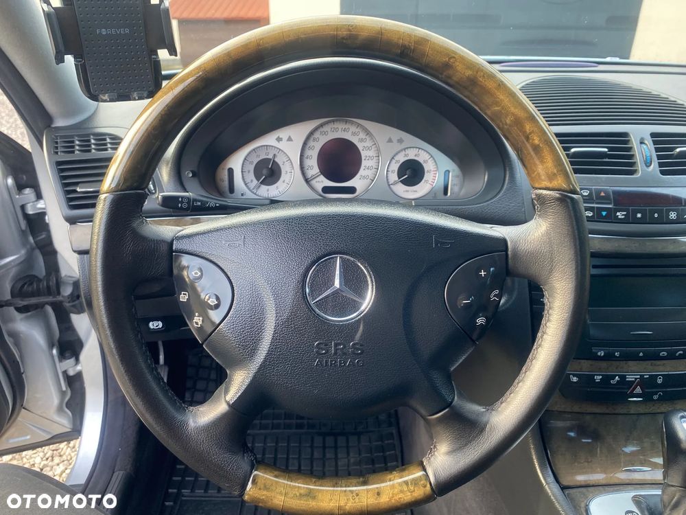 Mercedes-Benz Klasa E 500 T Avantgarde - 9