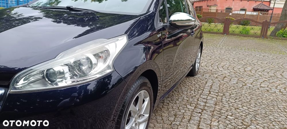 Peugeot 208 - 25