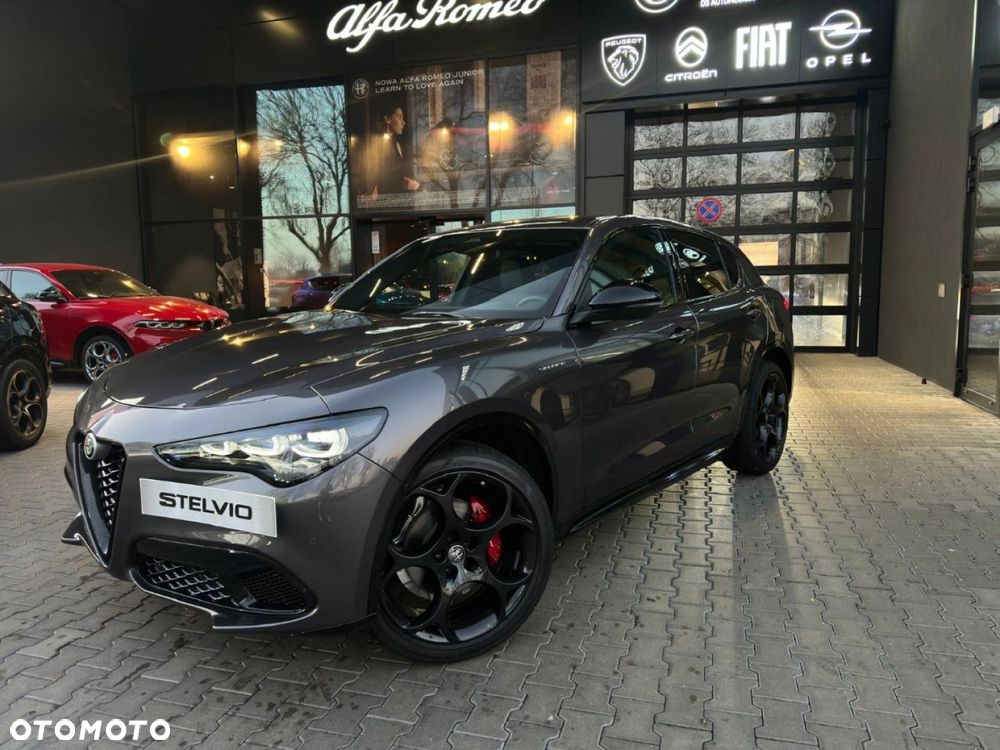 Alfa Romeo Stelvio - 2